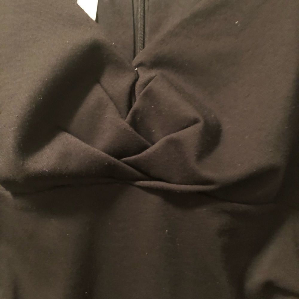LBJ! Simple and elegant black dress - Picture 5 of 5